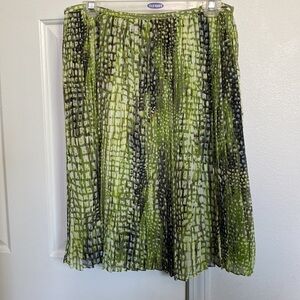 Jones New York lime green full pleated skirt.